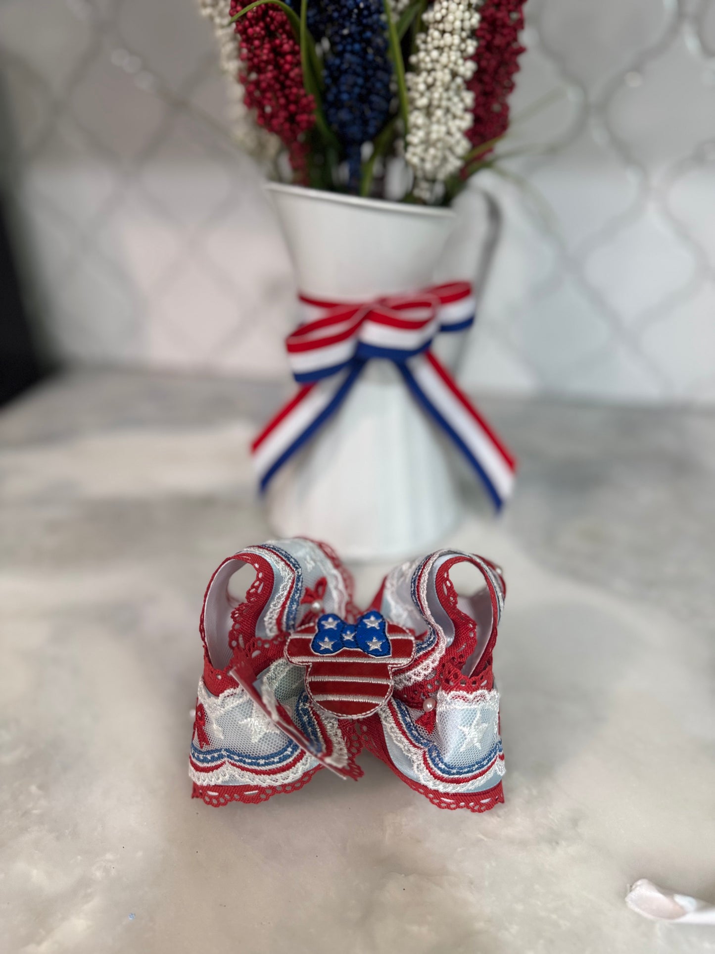 4OJ Lace Mouse Bow with Pearls